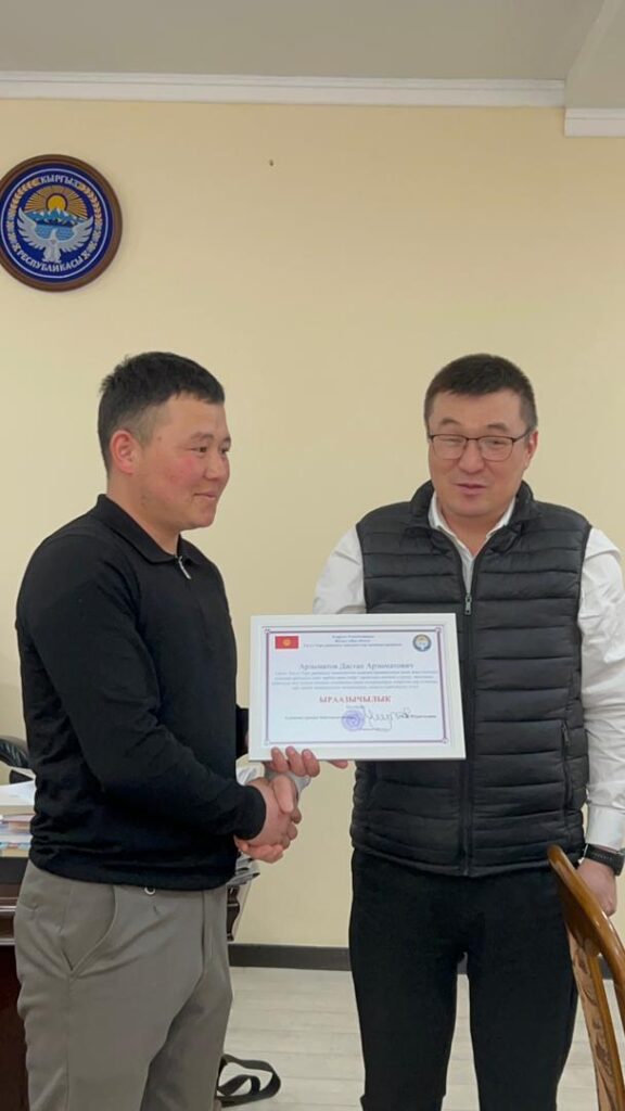 Аким ийгилик жараткан спортчуларды сыйлады